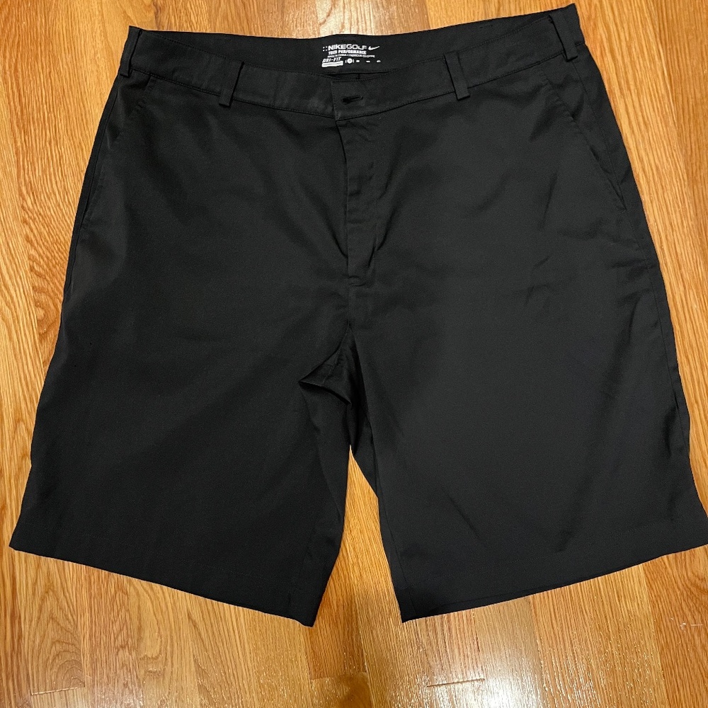 Nike black golf shorts size 38
